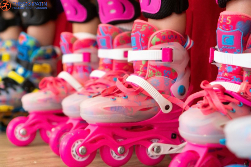 giày trượt patin màu hồng